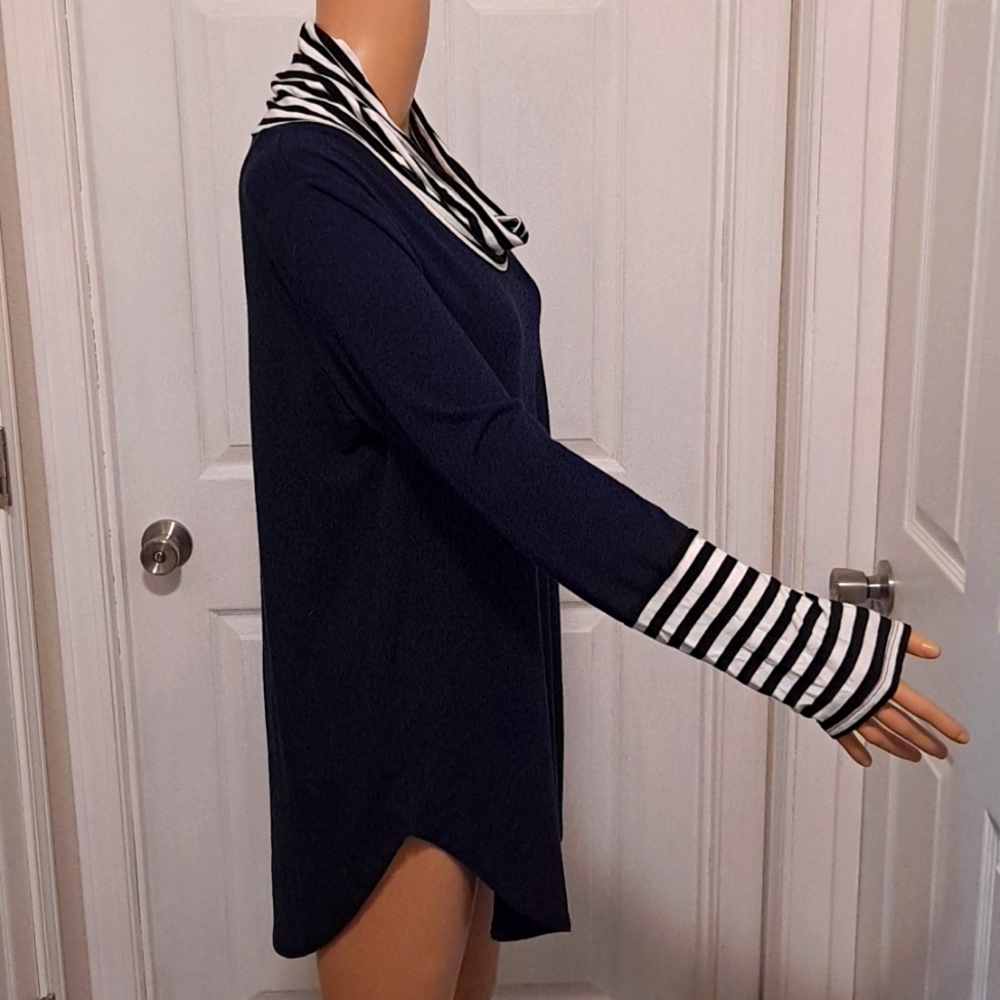 Cowl-Neck Navy Blue and White Lightweight Long sleeve Pullover by 42 Pops - Picture 3 of 7